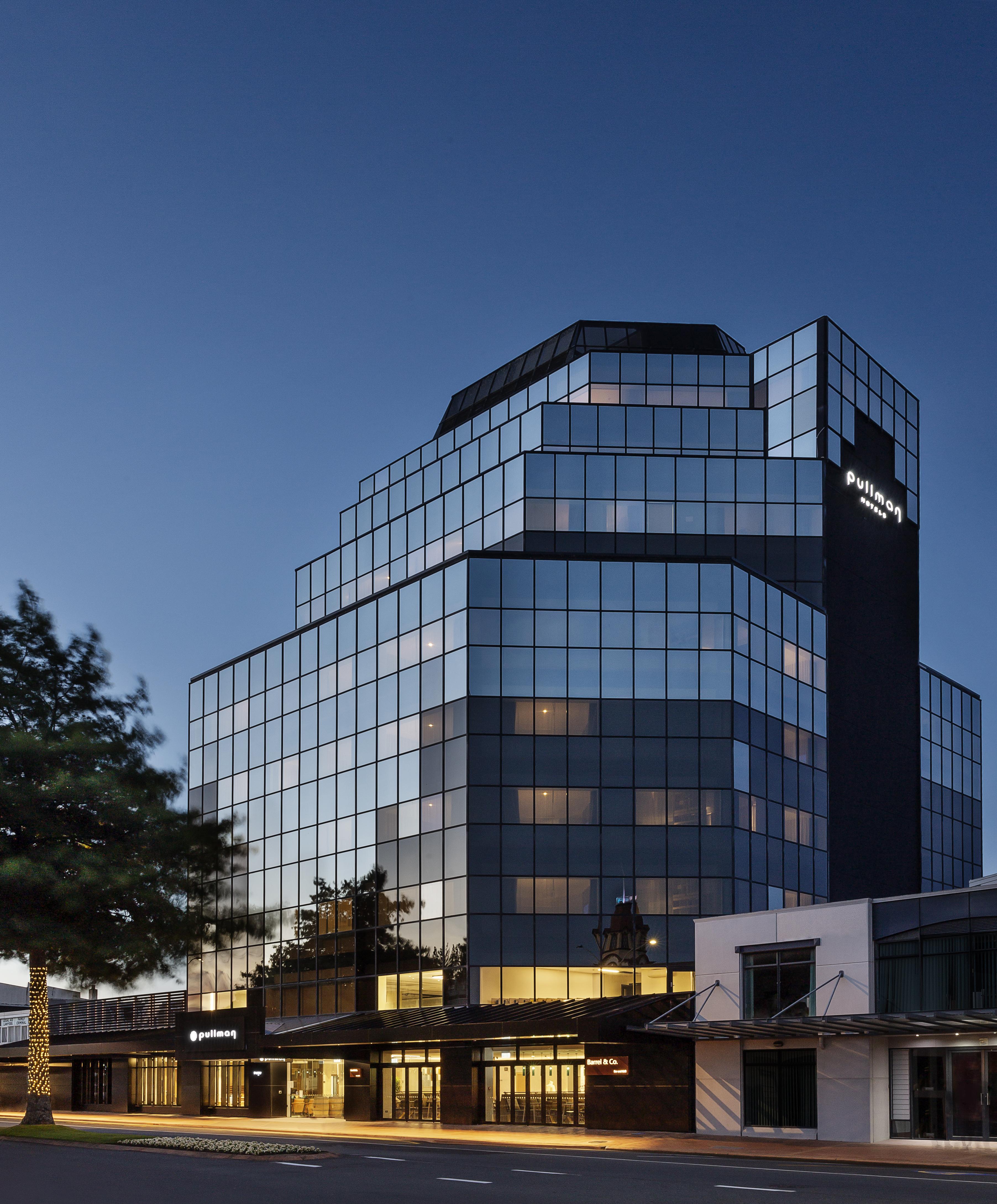 Pullman Rotorua Hotel Exterior foto The building of the company in Madrid